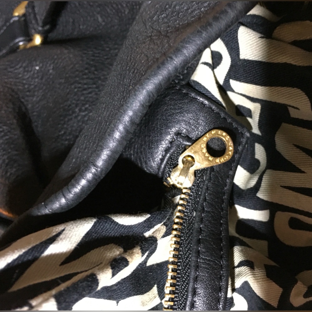 Marc Jacobs Classic Q Hillier Pebbled Leather Hobo Shoulder Handbag - Picture 12 of 14